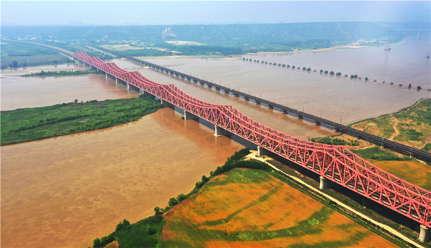 新建郑焦城际铁路黄河大桥是郑焦城际铁路和改建京广铁路跨越黄河的