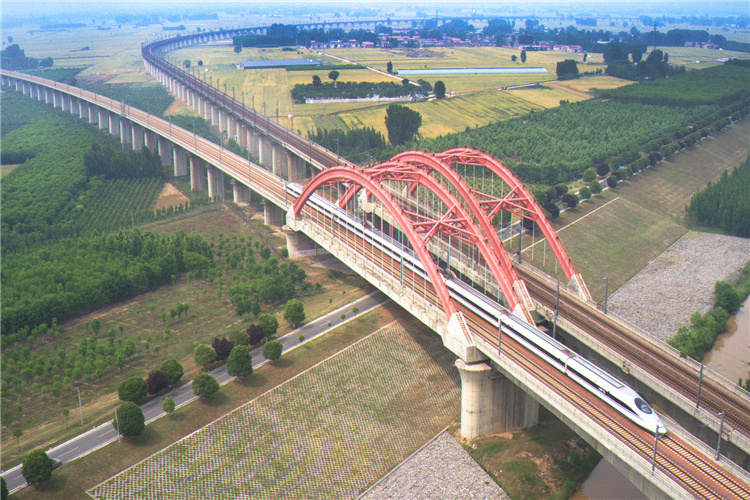 时光如梭,2014年5月16日,京广铁路郑州黄河大桥也光荣退休了,郑焦城际